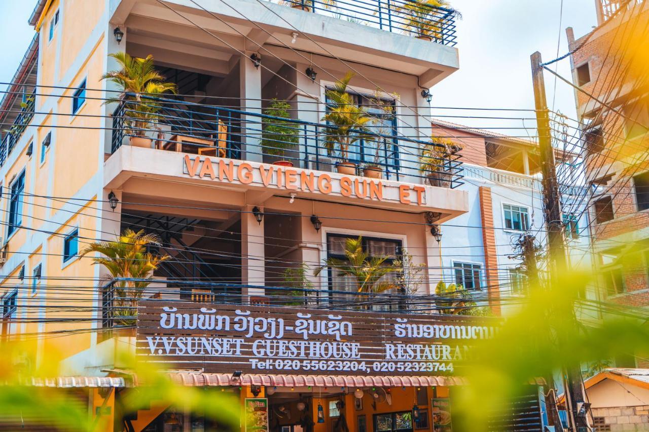 Vang Vieng Sunset Guesthouse & Restaurant Dış mekan fotoğraf