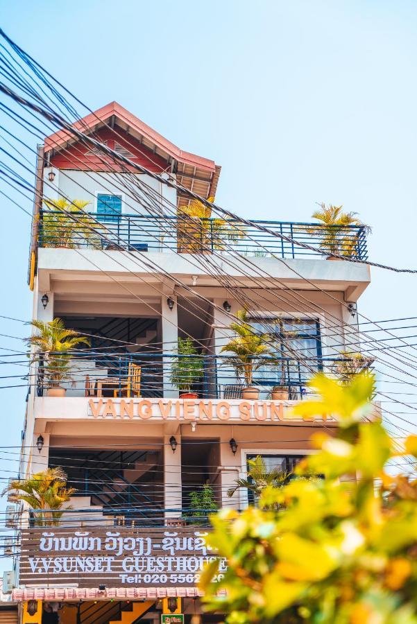 Vang Vieng Sunset Guesthouse & Restaurant Dış mekan fotoğraf