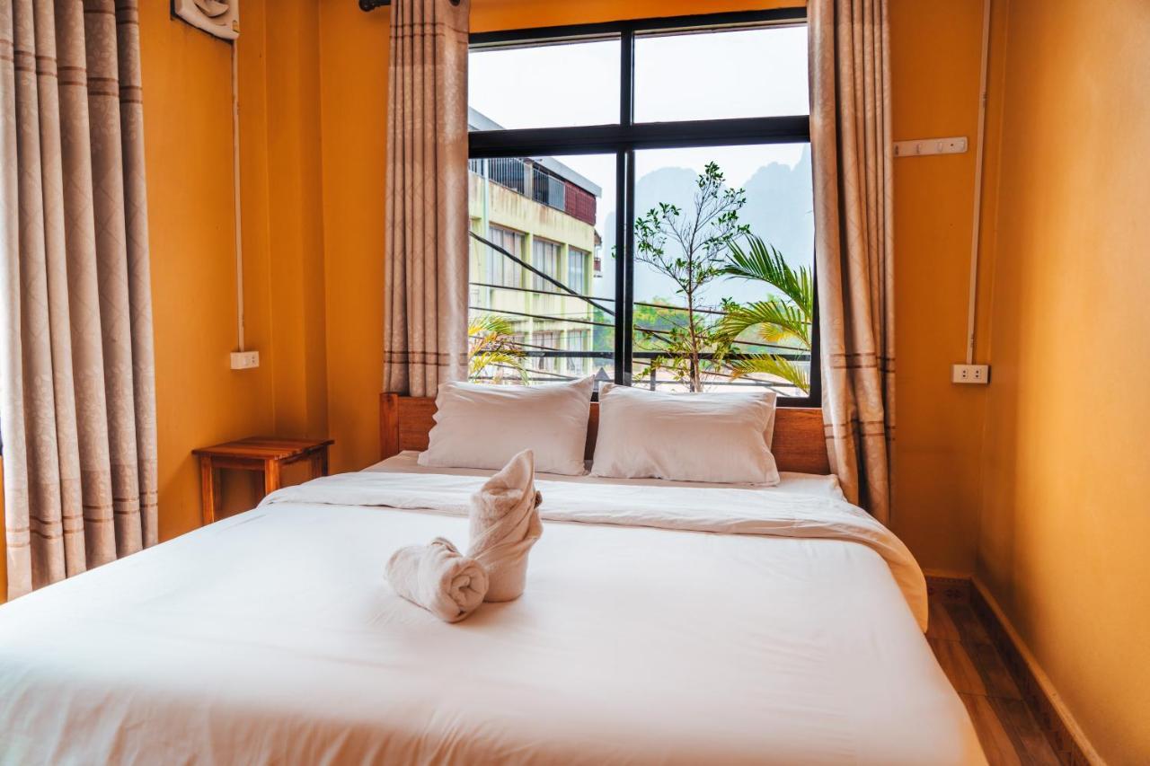 Vang Vieng Sunset Guesthouse & Restaurant Dış mekan fotoğraf